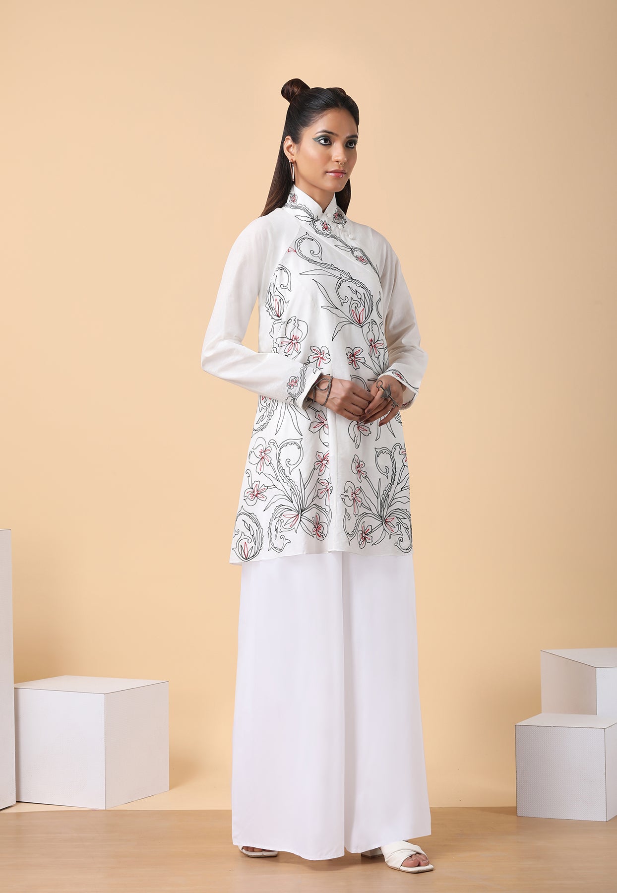 Overlap-style white tunic