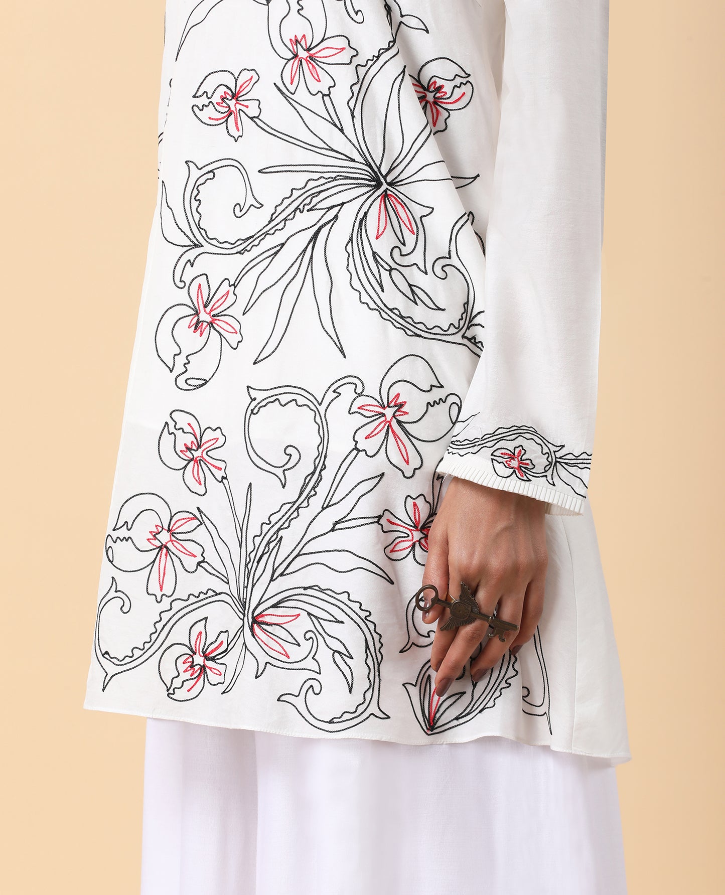 Overlap-style white tunic